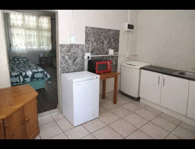 6 BEDROOM HOUSE FOR SALE IN PRESTBURY